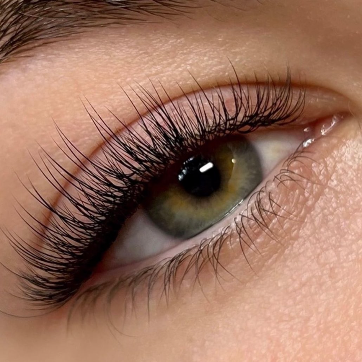 Training: Allround Wimperstylist | One by one & Volume wimperextensions